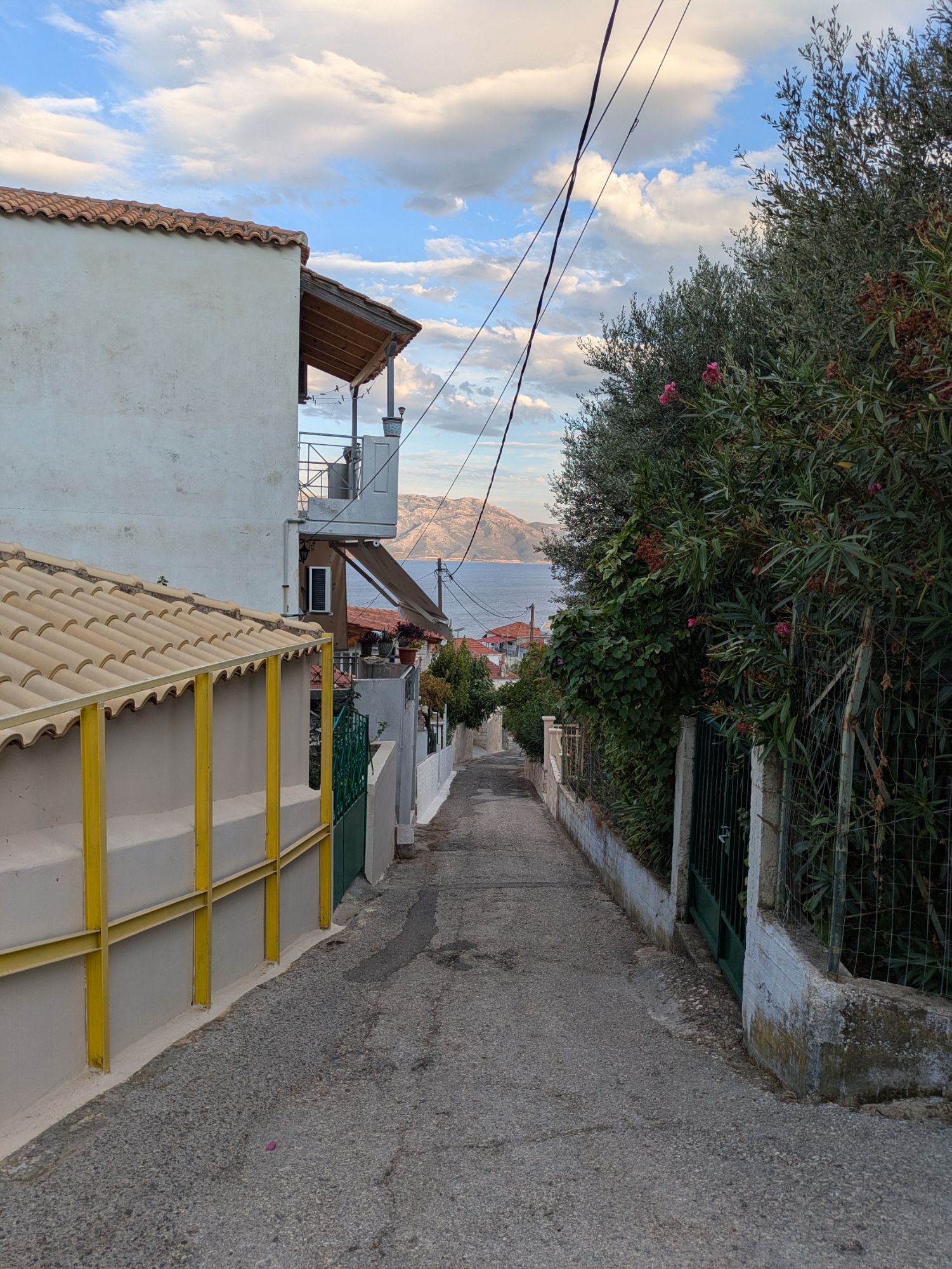 PXL 20250826 163441819