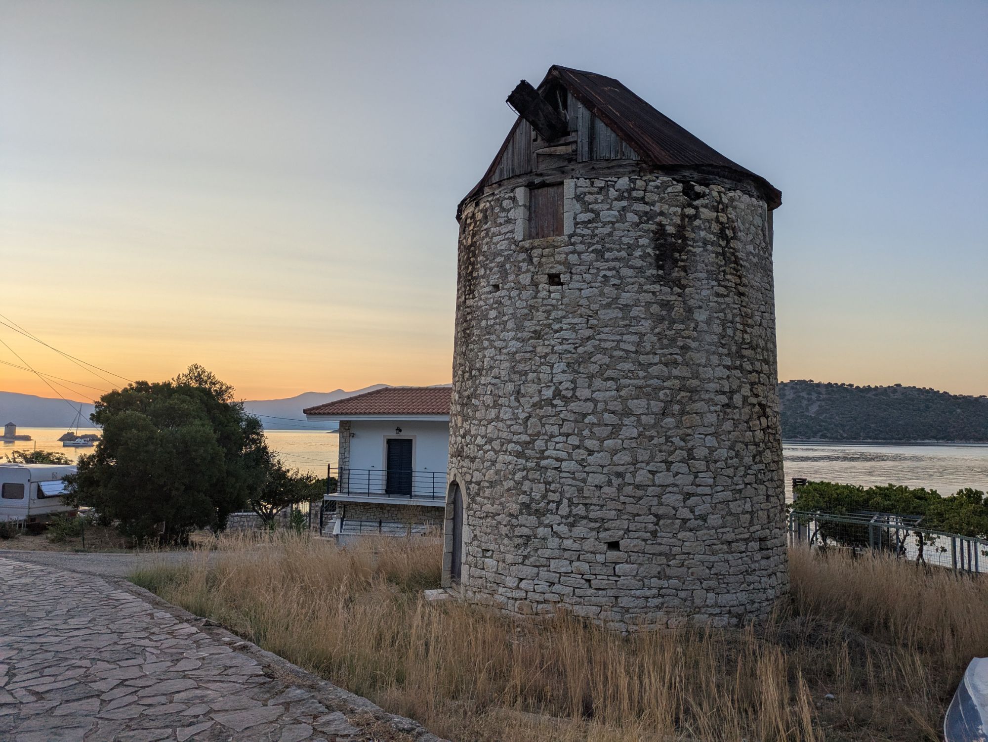 PXL 20250827 041536789